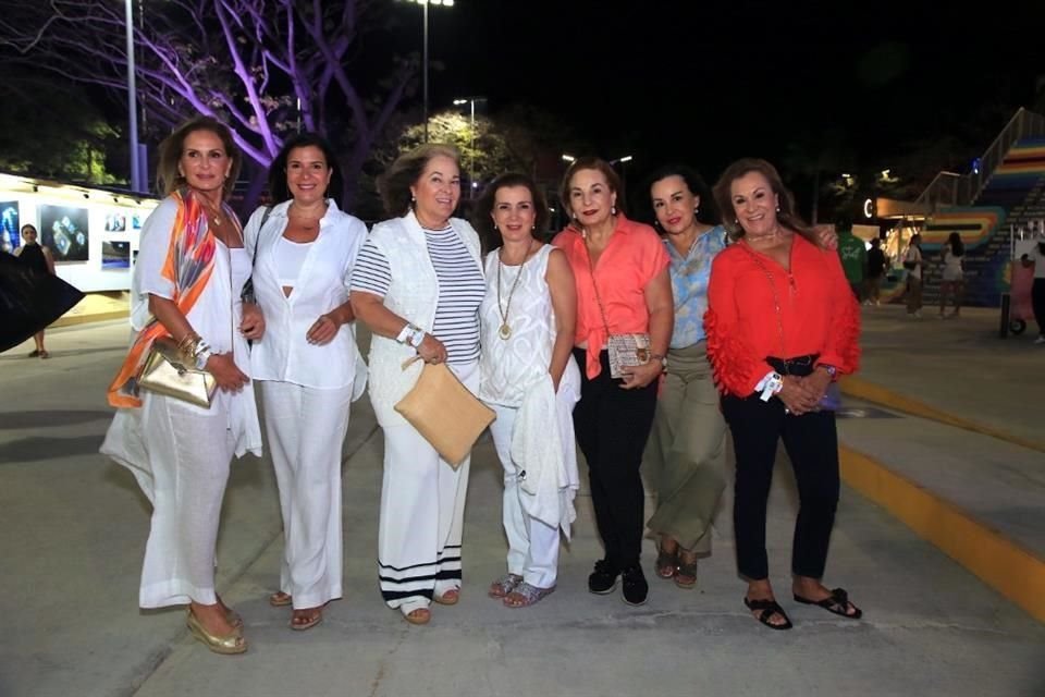 Sonia Marcos, Lorenia Canavati, Liliana Melo de Sada, Maya Pérez Maldonado, Blanca Melo de Sotomayor, Maye Garza Rangel y Catalina Farías