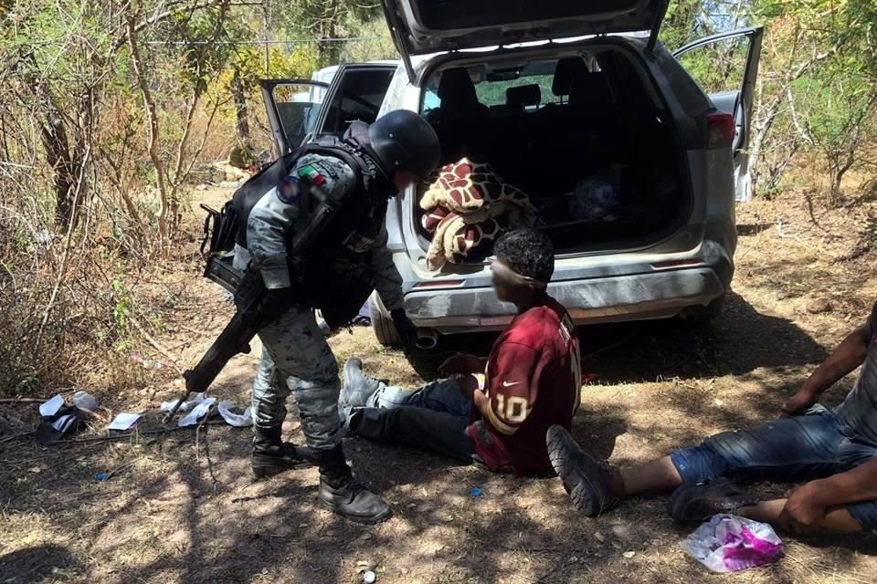 Tres personas que estaban secuestradas en la región de Tierra Caliente, de Guerrero, fueron liberadas por elementos de la Guardia Nacional.