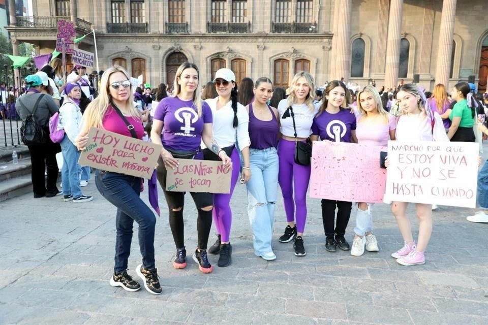 Astrid Acosta, Cindy Garza, Cindy Tijerina, Ana Karen Castellón, Jéssica de Luna, Paloma Almaguer, Carolina Treviño y Caty López