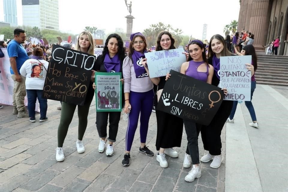 Valeria Tinajero, Valeria Carreón, Corina Alanís, Claudia Flores, Marián Lankenau y Bárbara Vega