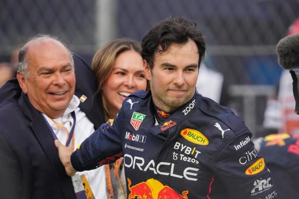 Antonio Pérez Garibay, padre de Checo, está feliz por la decisión de su hijo.