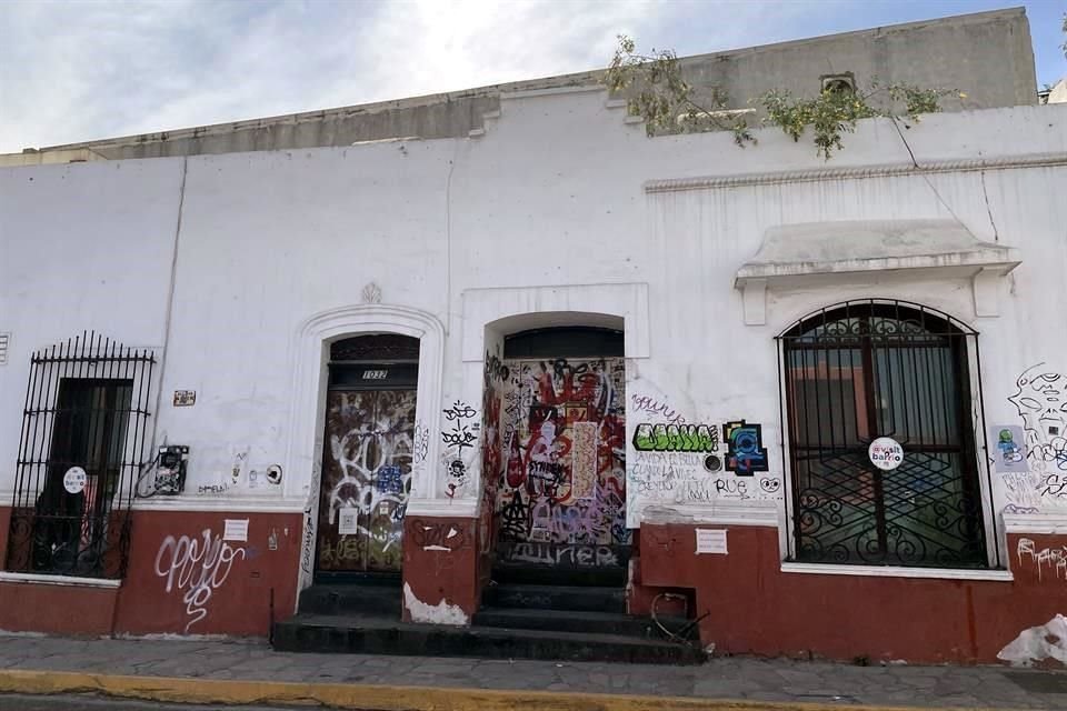 Casa abandonada en la calle Padre Mier, en el Barrio Antiguo.