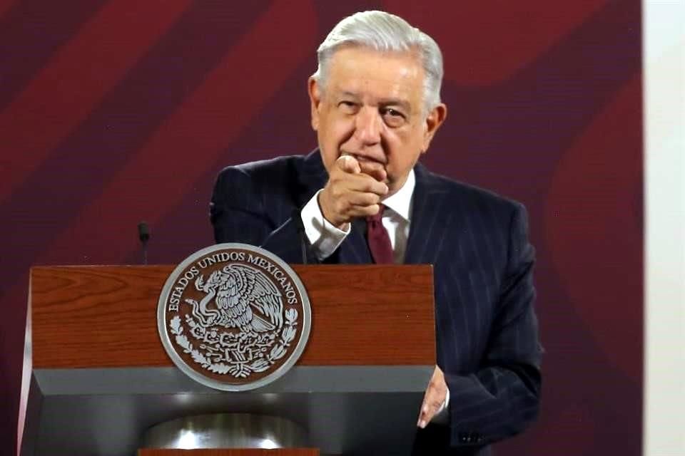 AMLO se quejó de que Edmundo Jacobo, a quien llamó 'Porfirito', haya sido restituido como Secretario Ejecutivo del INE.