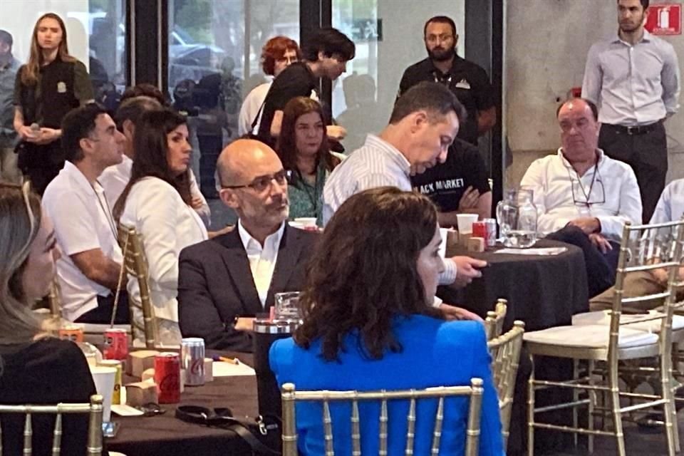 Miguel Treviño ofrece 18 millones de pesos a comerciantes afectados por las obras de remodelación en el Casco de San Pedro y Centrito Valle.