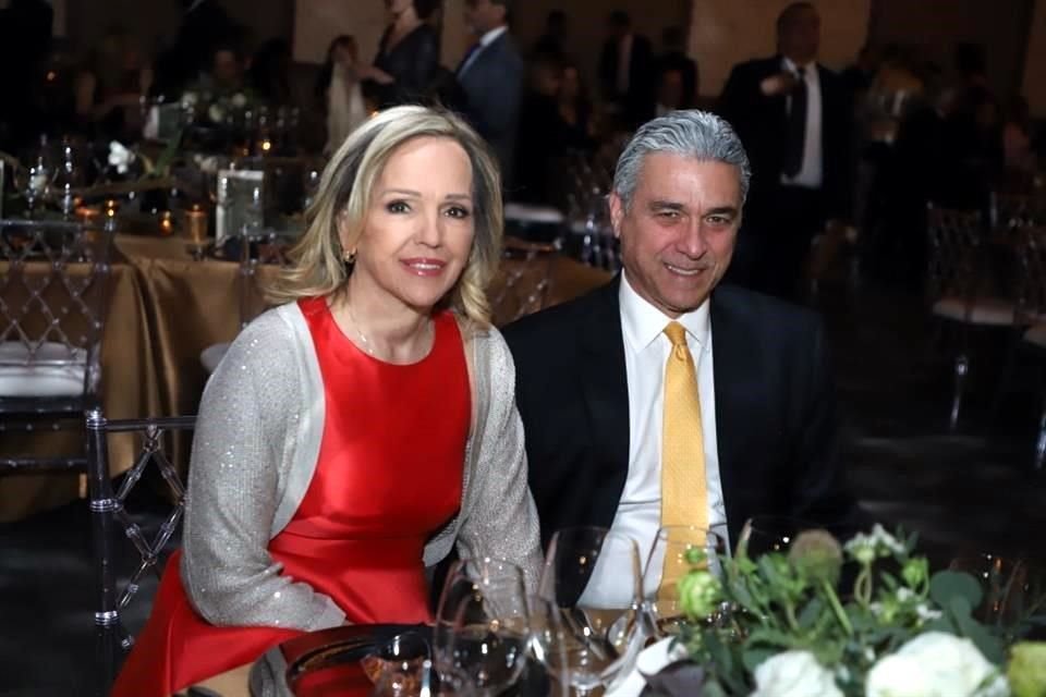 Martha Zertuche de Fernández y Rubén Fernández
