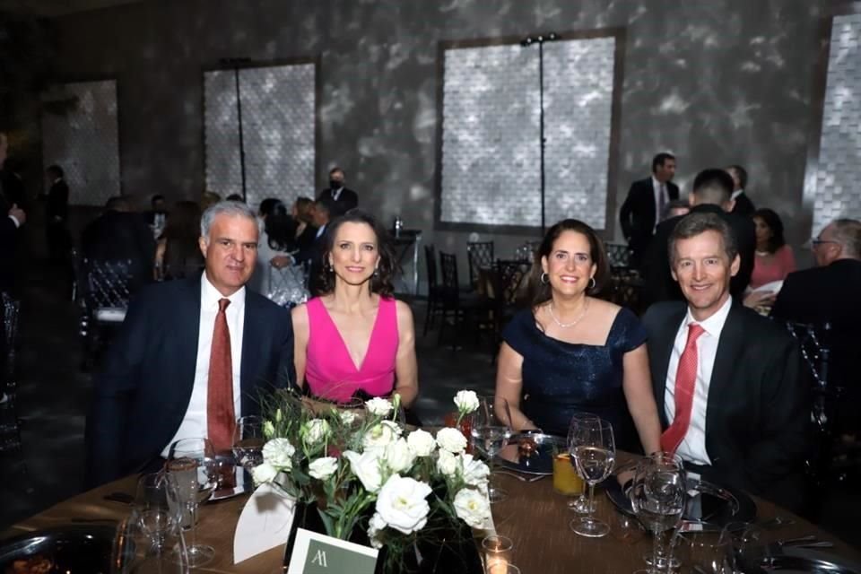 Reynaldo Farías, Diana Zorrilla, Mónica de la Garza y Guillermo Sada