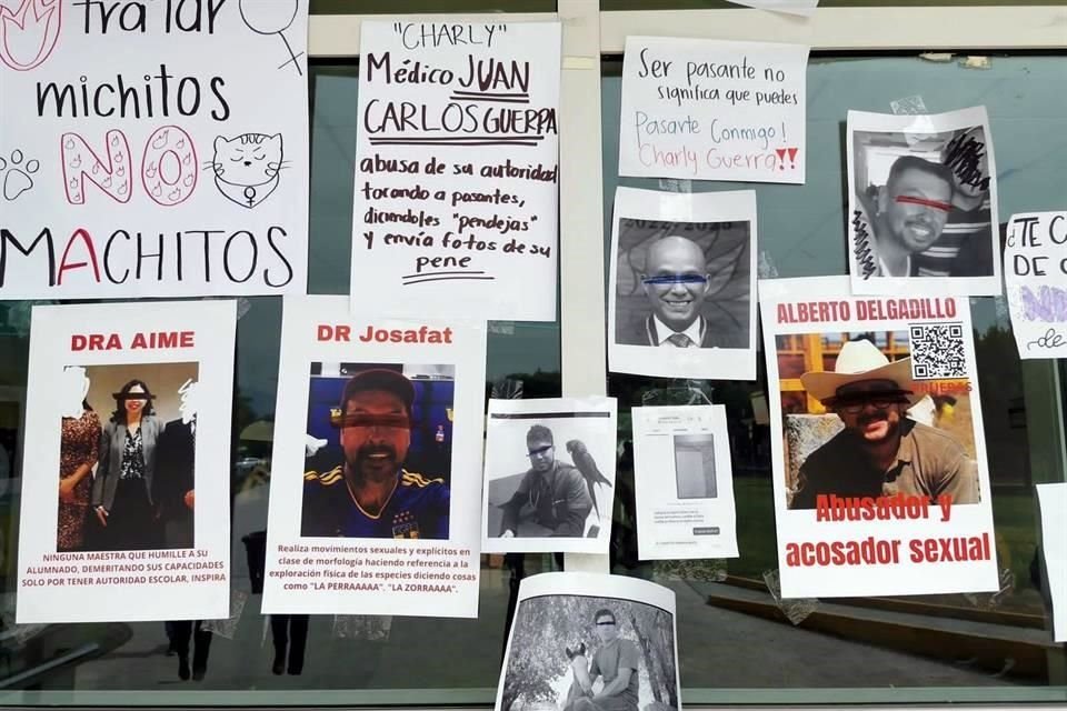 Estudiantes e la Facultad de Medicina Veterinaria y Zootecnia de la UANL colocan pancartas para exhibir a acosadores de la comunidad.