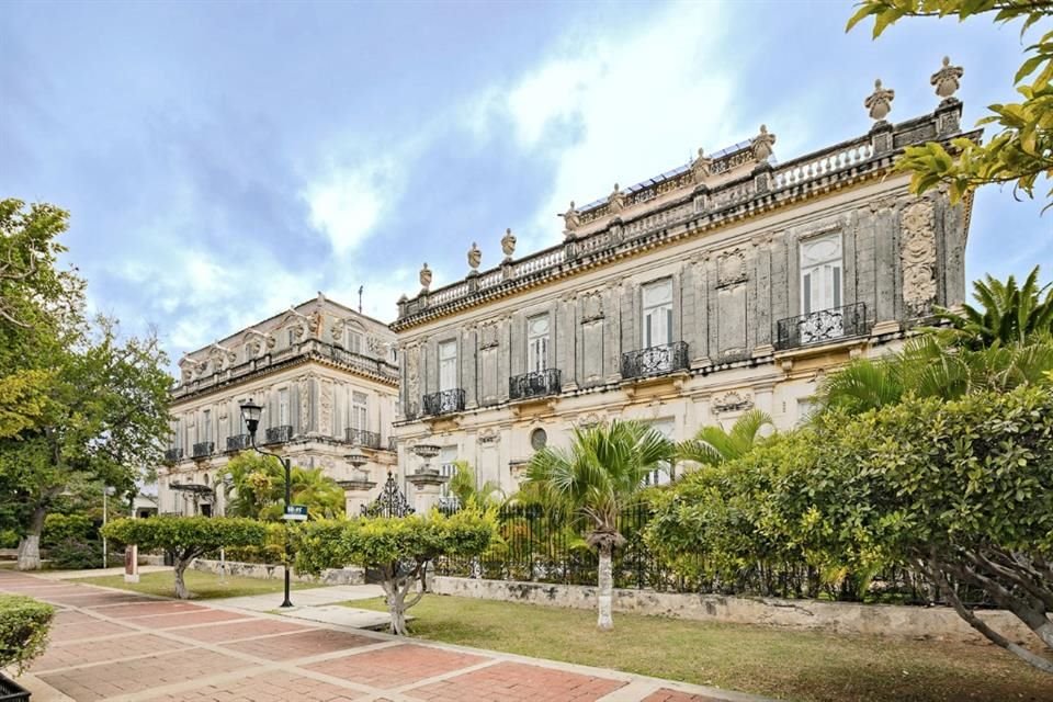 Mérida es de los destinos más bellos del País y posee cultura, historia, envidiable clima y una arquitectura impresionante. Montejo 495 Casa de Museo.