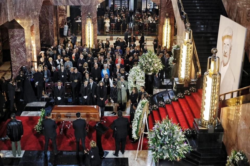 Realizan homenaje póstumo a Ignacio López Tarso en el Palacio de Bellas Artes.