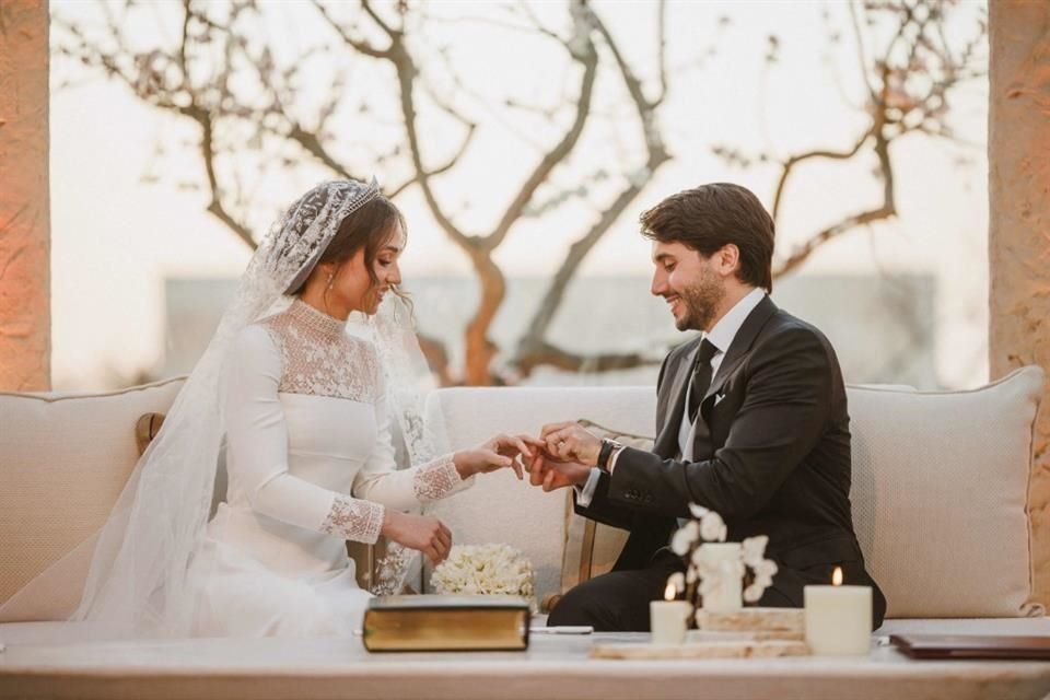 La Princesa Iman de Jordania contrajo matrimonio con un financiero venezolano de origen griego; la boda se realizó en el Palacio Real.