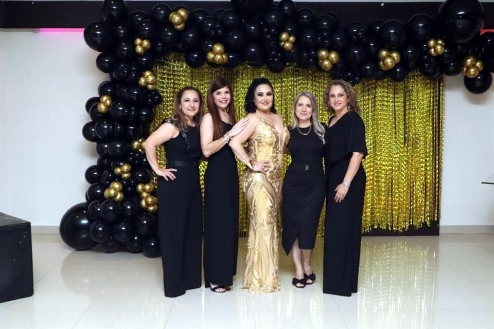 Alejandra Velázquez, Erika Chapa, María Luisa Martínez, Magda Ochoa y Adriana Velázquez