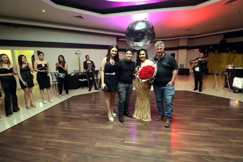 Andrea Villarreal, Claudio Villarreal, Magda Ochoa y Claudio Villarreal