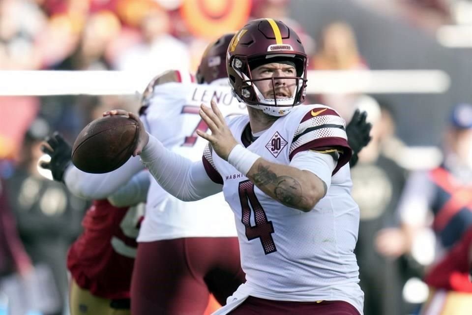 El quarterback Taylor Heinicke continuará su carrera con los Falcons de Atlanta.