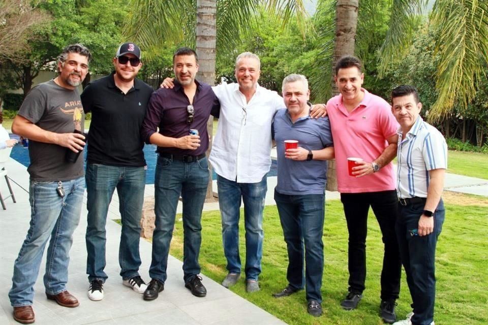 Damián Yamallel, Hazael Alanís, Rolando Rodríguez, Humberto Rodríguez Martínez, Pancho Rojas, Óscar Cantú y Miguel Guardado