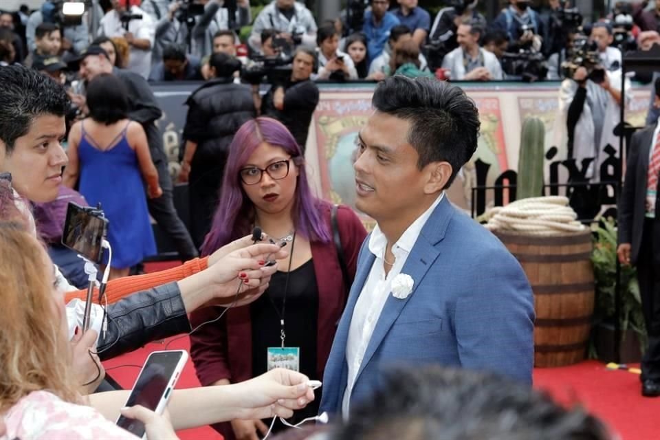 Cuauhtli Jiménez atendió a la prensa y los fans.