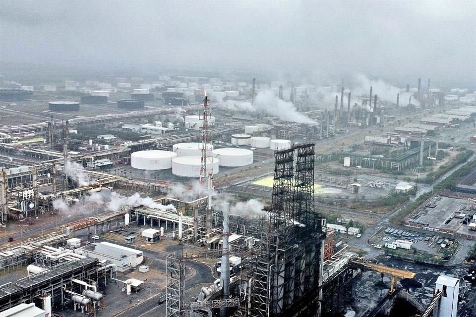 La noche del lunes habitantes del área metropolitana reportaron percibir olores similares al de algún químico.