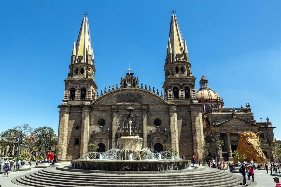 El regidor Luis Cisneros impulsa iniciativa para que la Capital de Jalisco se llame oficialmente Guadalajara de Alcalde.