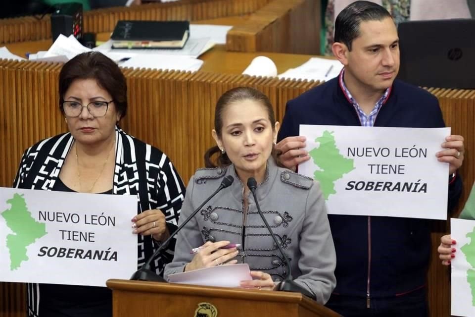 La Diputada del PRI, Alhinna Vargas, presentó el acuerdo en Pleno.