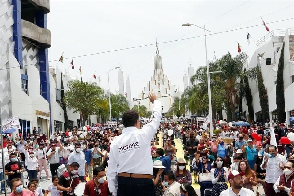 El candidato de Morena, Carlos Lomelí.