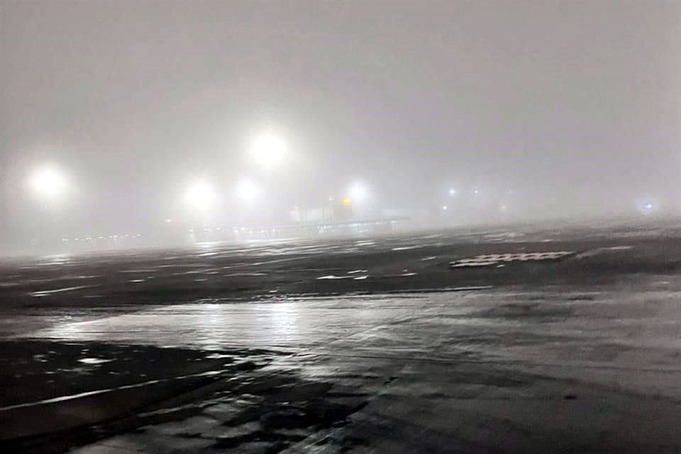 Pista de aterrizaje en el Aeropuerto de Monterrey.