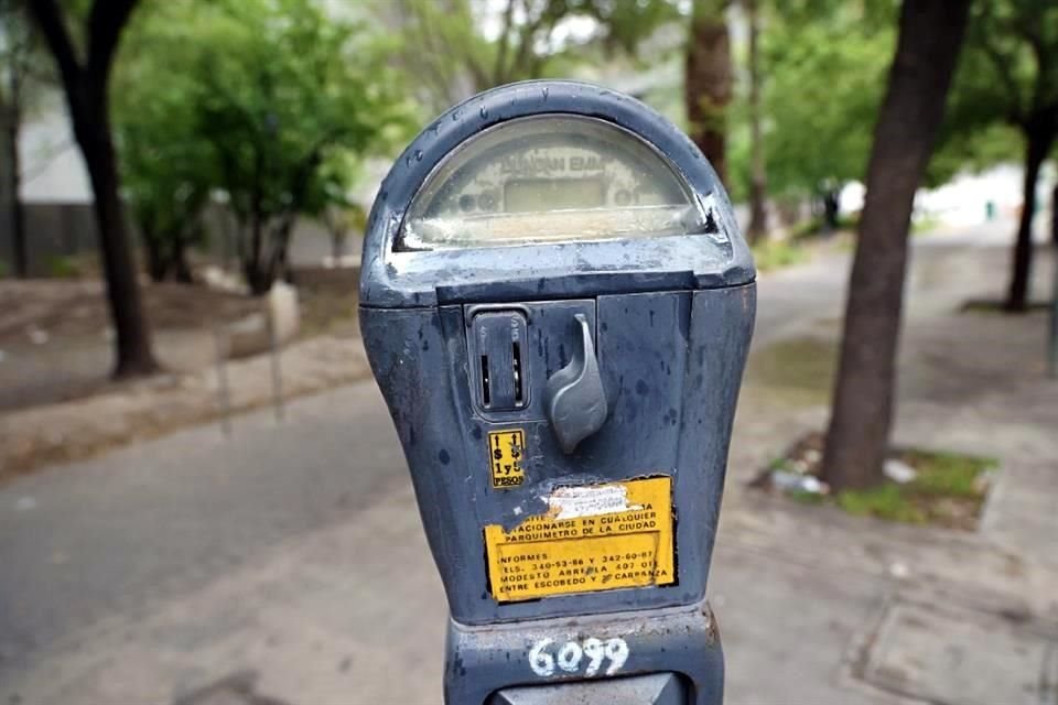 El Alcalde Luis Donaldo Colosio dijo que los parquímetros en la Ciudad son completamente obsoletos.