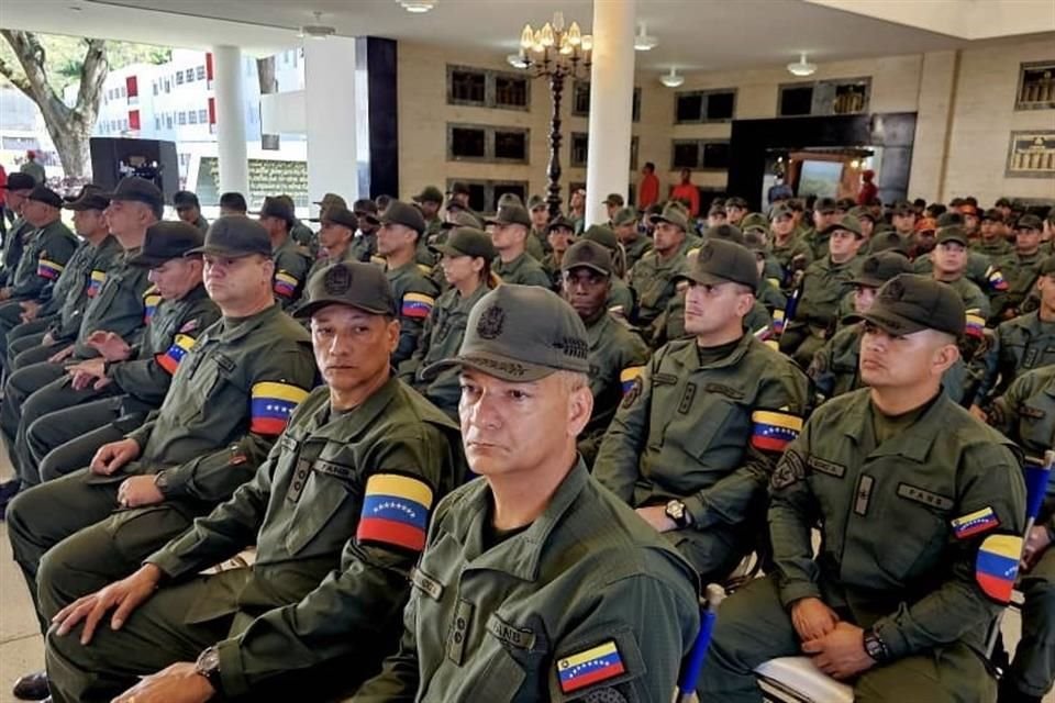 Venezuela anuló un polémico artículo del Código de Justicia Militar que penalizaba la homosexualidad dentro de la Fuerza Armada.