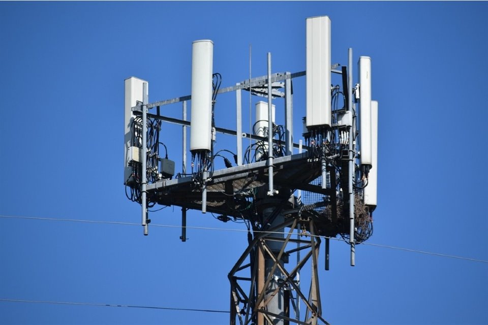Reforma en telecomunicaciones contraviene compromisos de T-MEC, debilita competencia y elimina autonomía, advierten Coparmex y CCE.