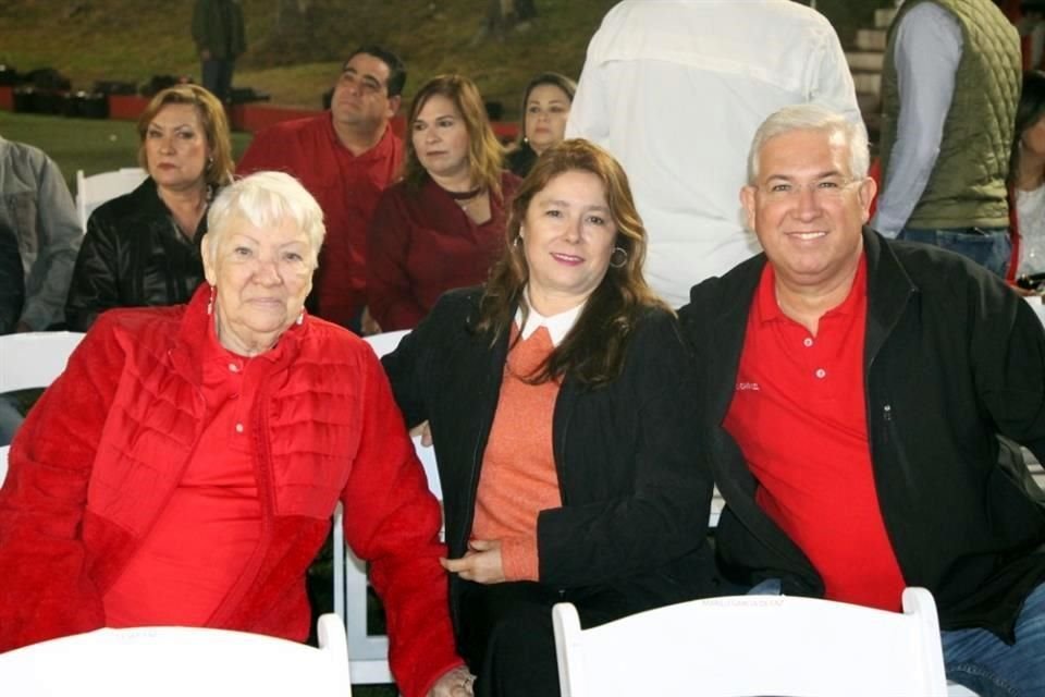 Enedelia González de Cantú, Rosalinda Martínez de Cantú y Mateo Cantú