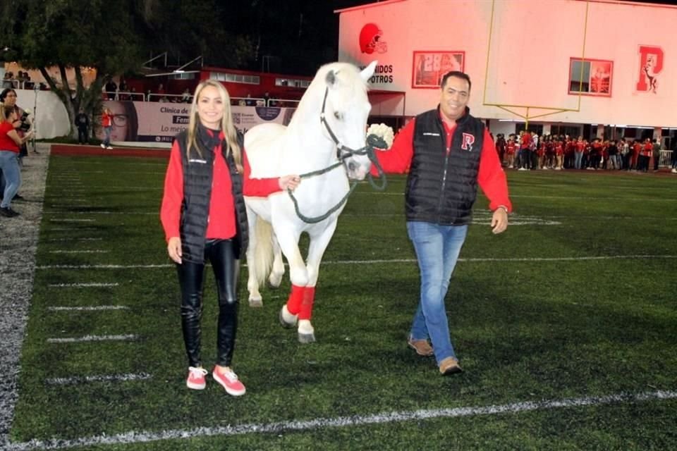 Claudia de Sandoval y Alejandro Sandoval, presidentes de Potros de la Anáhuac.