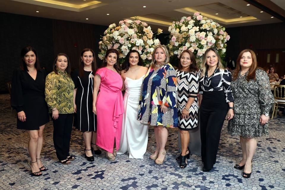 Marcela Zambrano, Gabriela Solís, Martha Alanís, Marycarmen López de Espinosa, Anapaula González, LIliana Treviño, Adriana Ibarra, Maricela Villareal y Liliy de