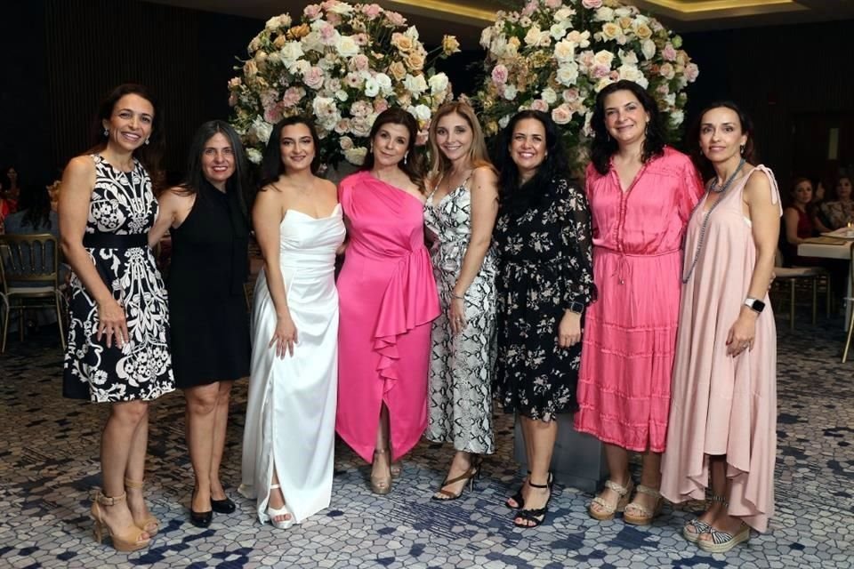 Marcela Villaseñor, Claudia Cruz, Anapaula González, Marycarmen López de Espinosa, Ivonne Treviño, Paola Rosso, Bety Carillo y Gloria Iglesias