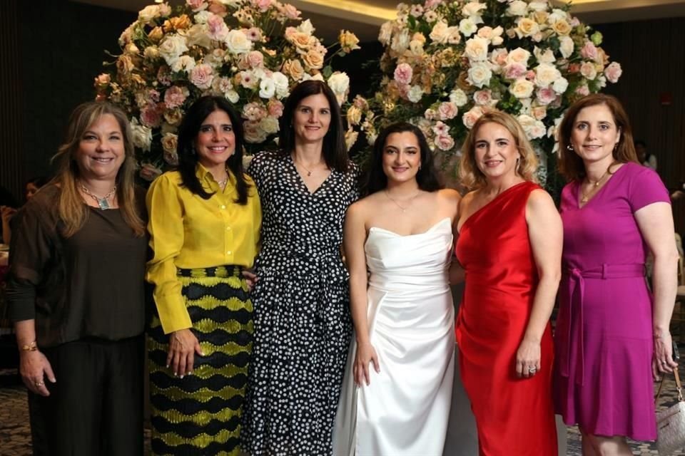 Tota Salazar, Miriam Treviño, Anapaula González, Adriana Mascareñas de González y Raquel Kalife