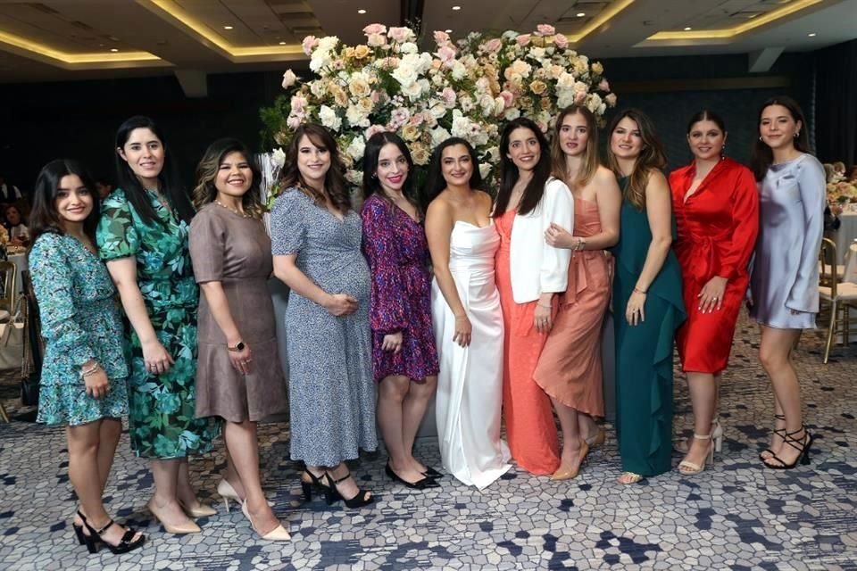 Sofia Mascareñas, Fernanda Nader, Mina Mijares, Mónica Mascareñas, María Elena Mascareñas, Anapaula González, Priscilla Lamas, Marcela Mascareñas, Blanca Flores, Isabella González y Yura Treviño