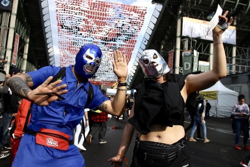 Los disfraces de luchadores no faltaron en el festival.