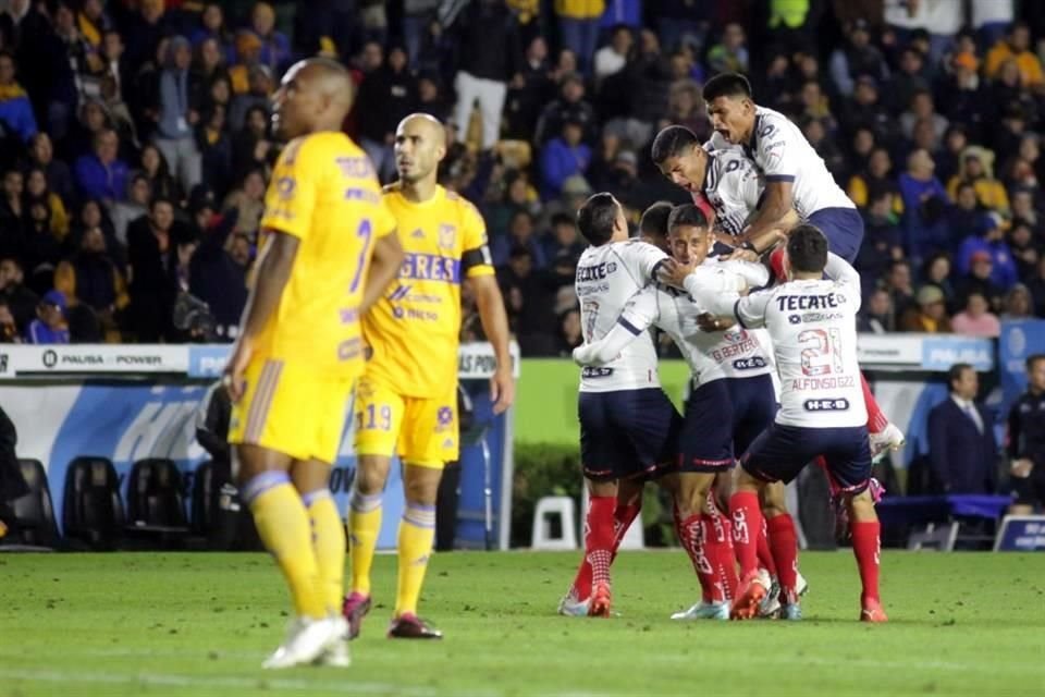 Luis Romo resolvió el encuentro con un golazo.