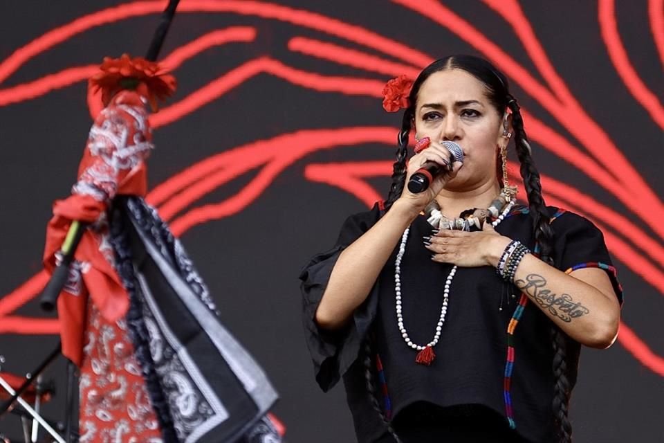 Lila Downs abrió su presentación con 'El Silencio' para todas las desaparecidas; UB40, Morrison y Los Caligaris hicieron cantar a sus fans.