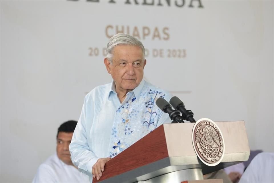 AMLO en conferencia matutina en Chiapas.