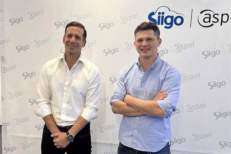 David Ortiz, CEO de Siigo Aspel, y Esteban Téllez, director de Ingresos para Siigo Latam.