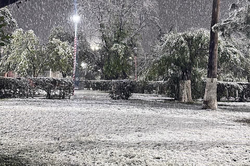 La décima tormenta invernal y el frente frío 41 dejaron una sorpresiva nevada sobre la ciudad de Monclova.