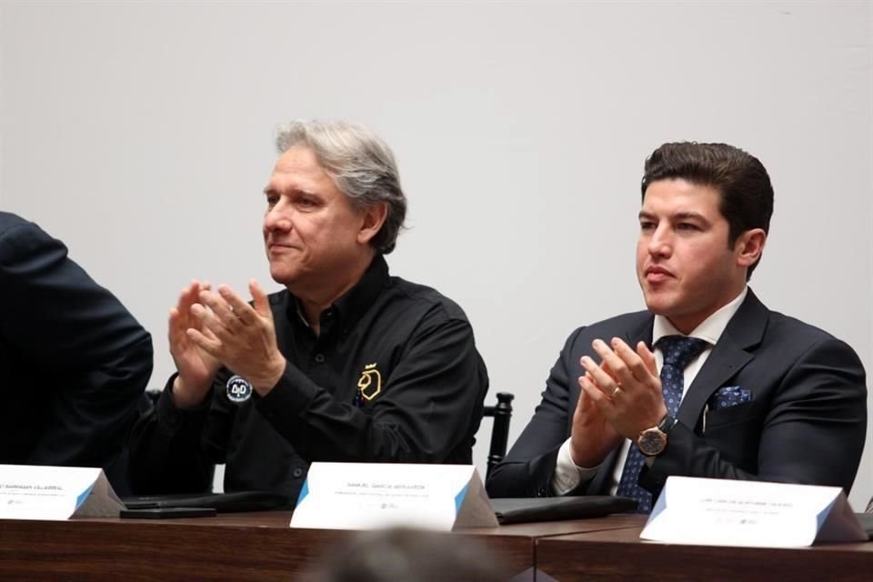 Juan Ignacio Barragán, director de AyD; y el Gobernador Samuel García, encabezaron un evento por el Día Mundial del Agua.