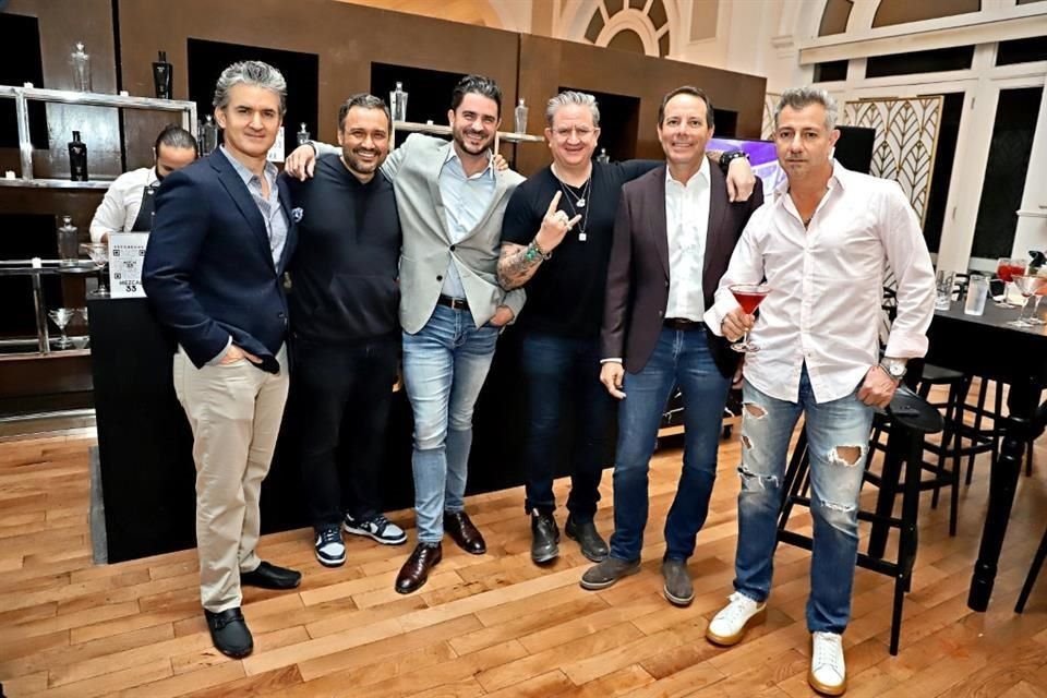 Luis Alfonso Lugo, Juan Pablo Benavides, Pepe Elizalde, Rudy Joffroy, Fernando Márquez y Marco Becerra