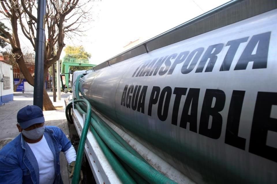 'Se realizarán revisiones constantes de las cisternas, tuberías, tomas de agua y sanitarios a fin de prevenir o detectar fugas de agua potable', agregó. 