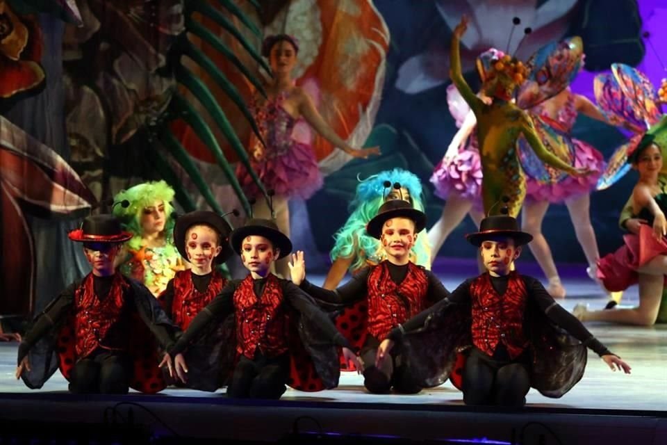 Fue un acierto la inclusión de niños de la Escuela de Ballet de Monterrey y academias de la Ciudad como RC Studio Danza, Ana María Dueñez Estudio de Danza, Entrelazando Puntas y Danza Regia.