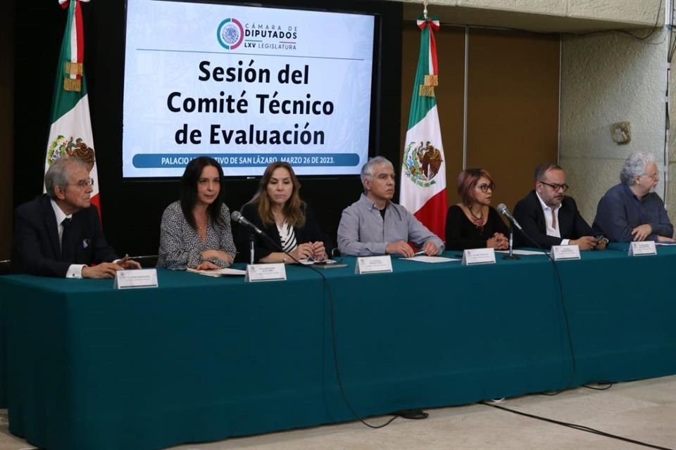 Sesión del Comité Técnico de Evaluación para entrega de candidatos a vacantes de INE.