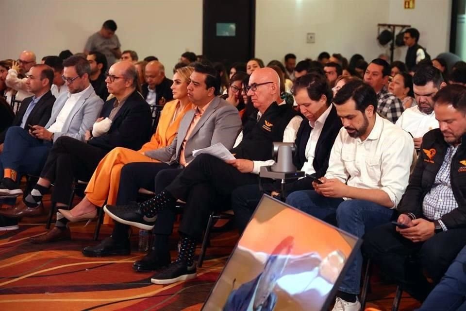 El dirigente nacional de MC, Dante Delgado, descarta una coalición en busca de la presidencia en 2024 tras rencillas locales con PRI y PAN.