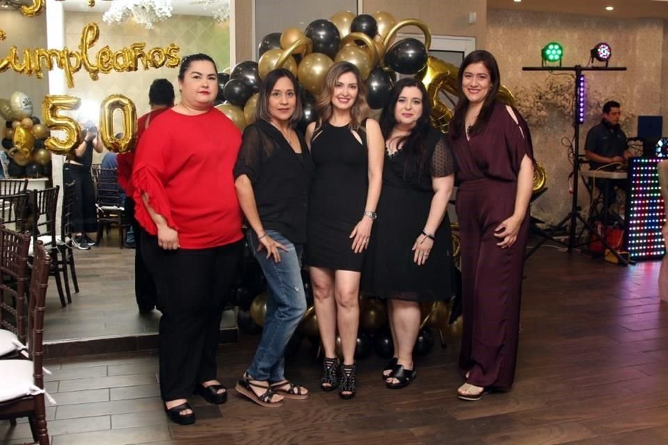 Betty Saucedo, Karla Palacios de Martinez, Daiana Jasso, Nancy Treviño, Paty Martinez