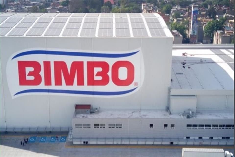 La utilidad neta de Grupo Bimbo disminuyó casi un 42 por ciento interanual en el primer trimestre del año, debido a una caída en el volumen de ventas en Norteamérica, efectos cambiarios derivados de la fortaleza del peso y una baja de los ingresos operacionales.