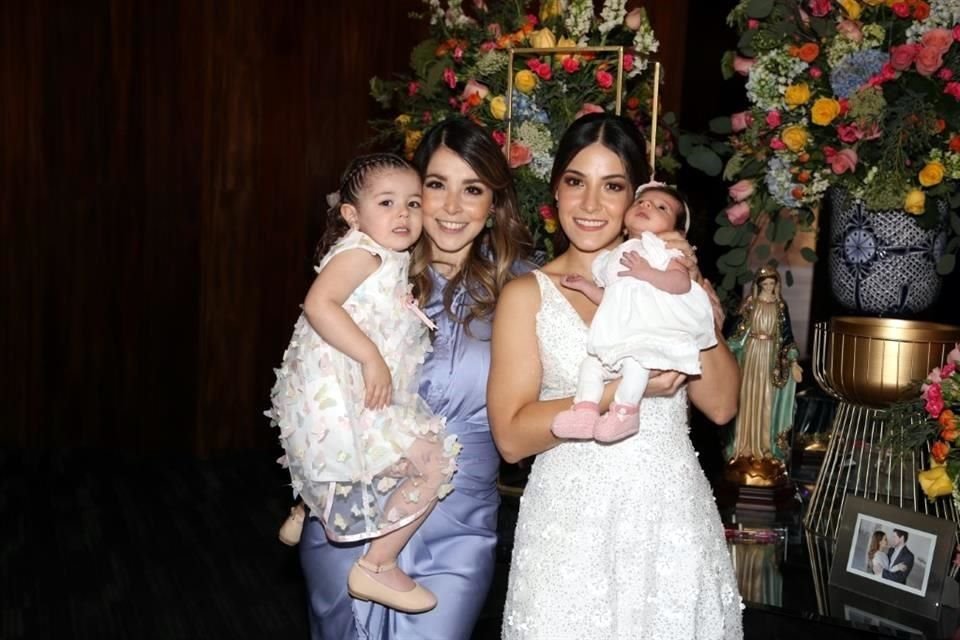 María Emilia Medina Garza, Laura Garza Sánchez, Erika Garza Sánchez y Catalina Medina Garza