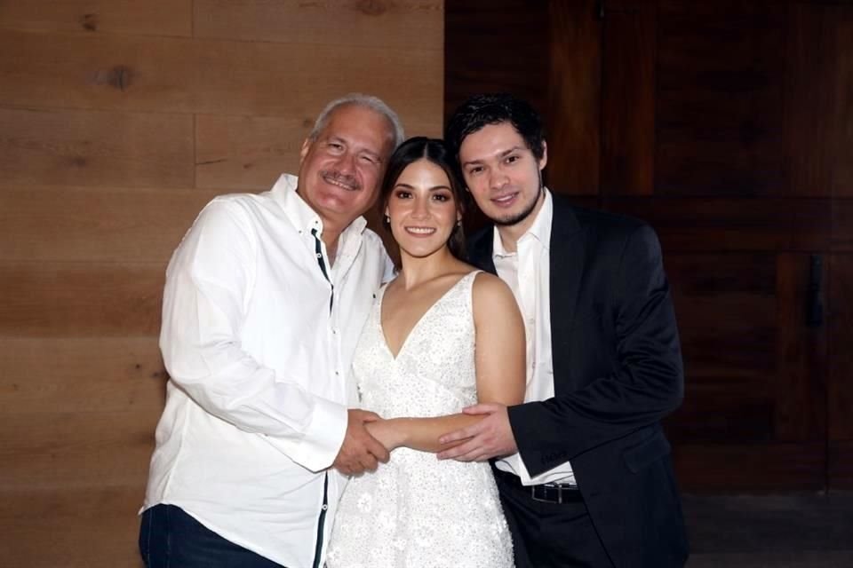 Jorge Garza, Erika Garza Sánchez y Gerardo Solano Peña