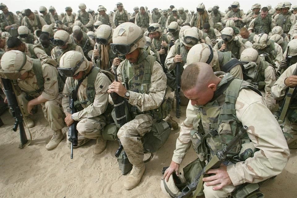 Foto tomada en marzo del 2003 de soldados estadounidenses al norte de Kuwait, en Irak.